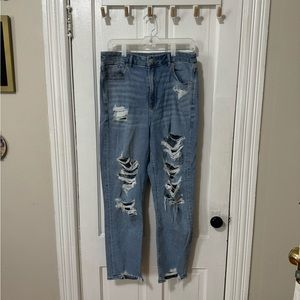 AE Curvy Mom Jean